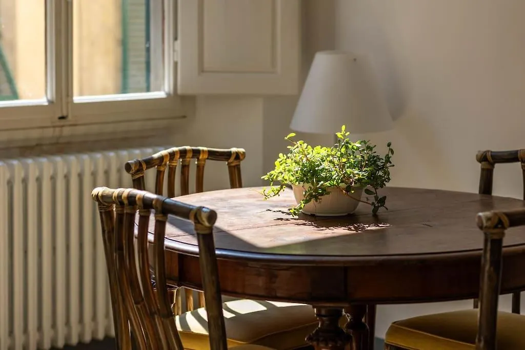 Academia Of Davide Spacious Apartment Florence