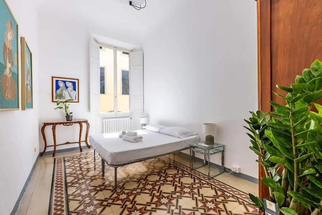 Academia Of Davide Spacious Apartment Florence
