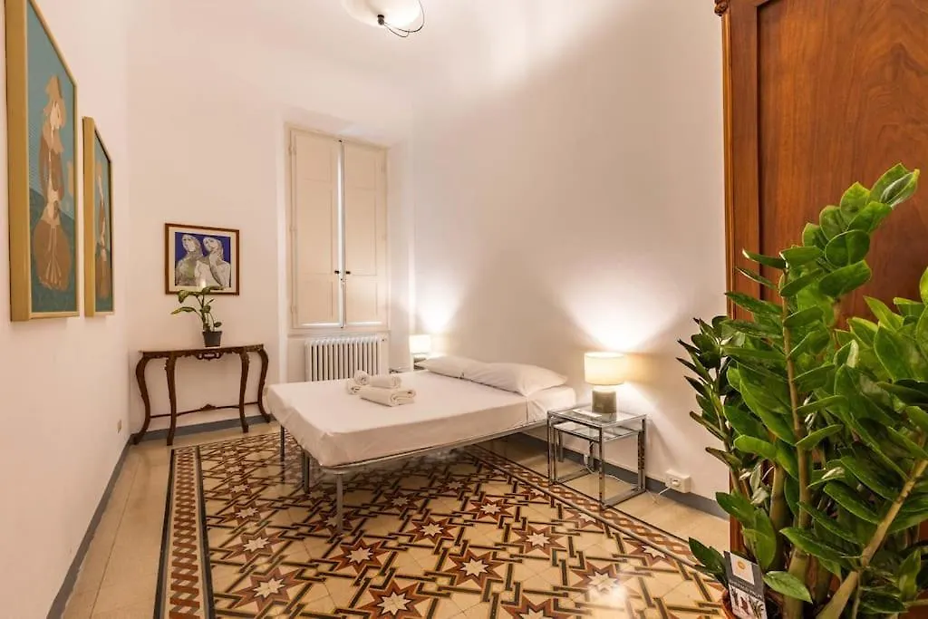 Academia Of Davide Spacious Apartment Florence