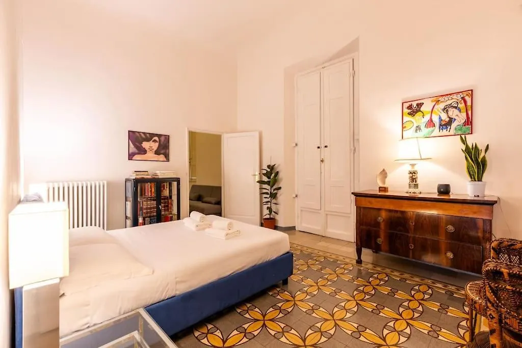 Academia Of Davide Spacious Apartment Florence