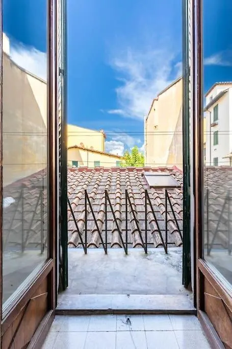 Academia Of Davide Spacious Apartment Florence